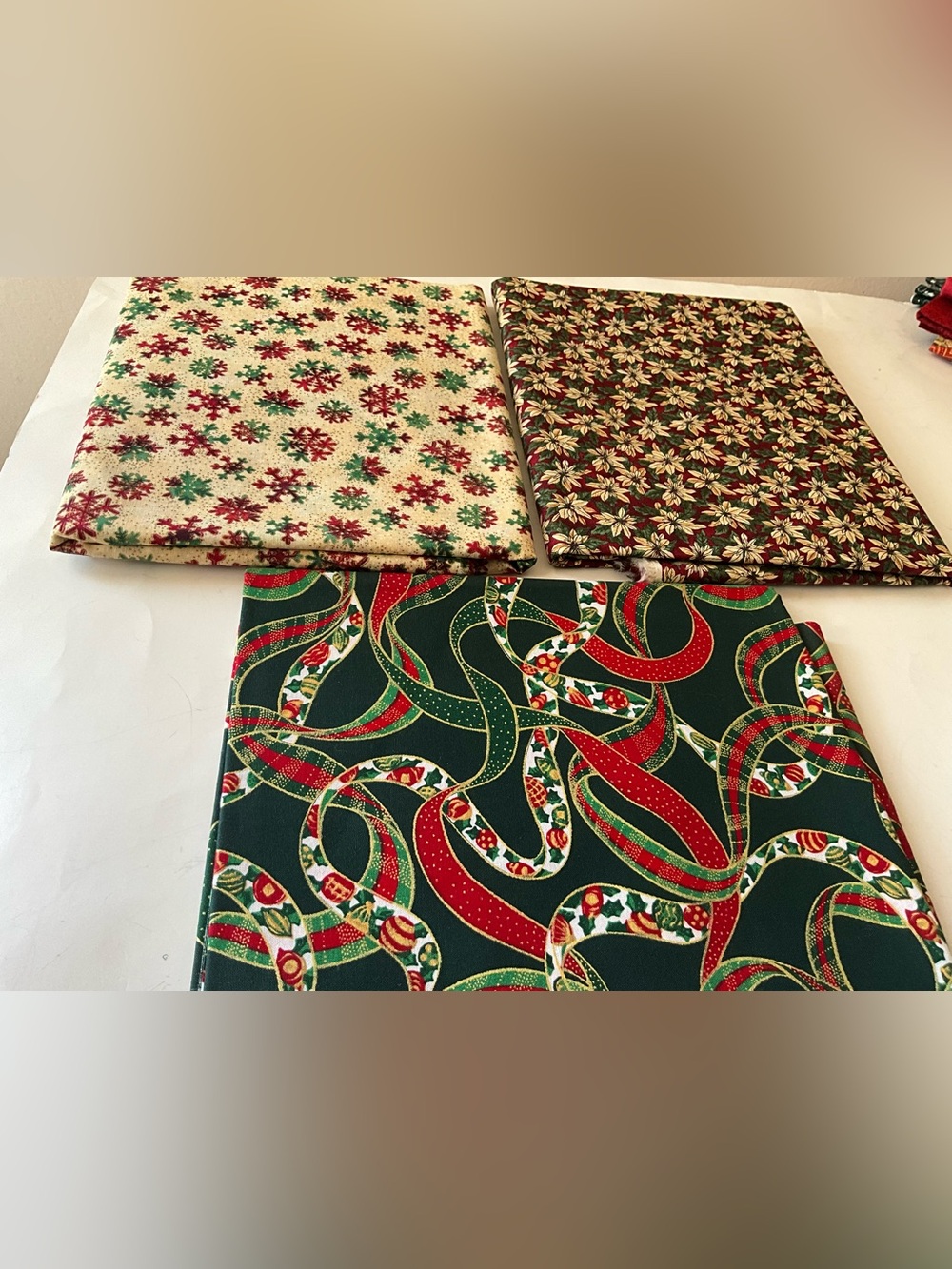 Holiday Theme Quilting Sewing Crafts Material Hoffman Fabric Green Red Snowflake